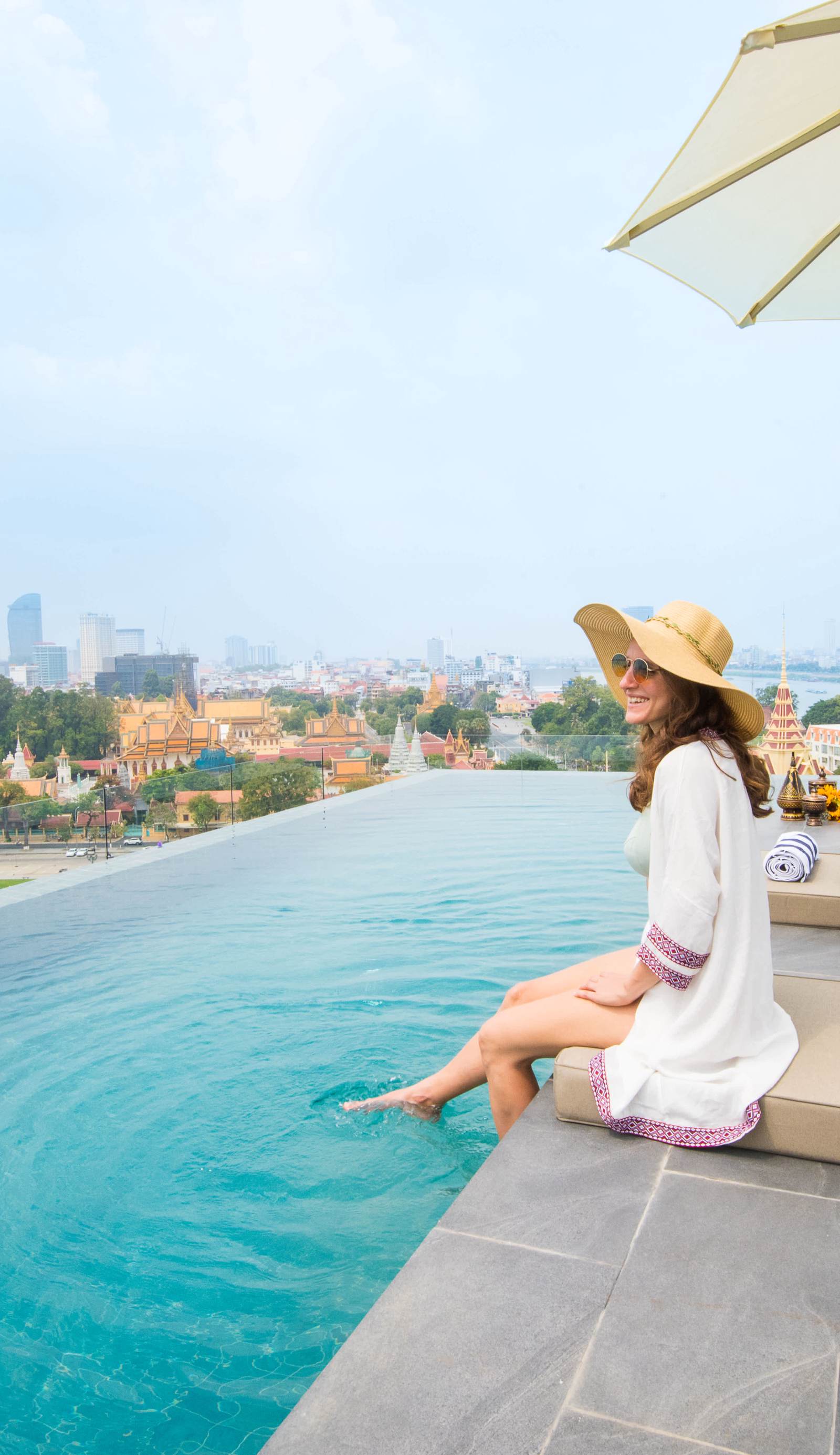 GLOW PARK HOTEL Grand Royal Palace