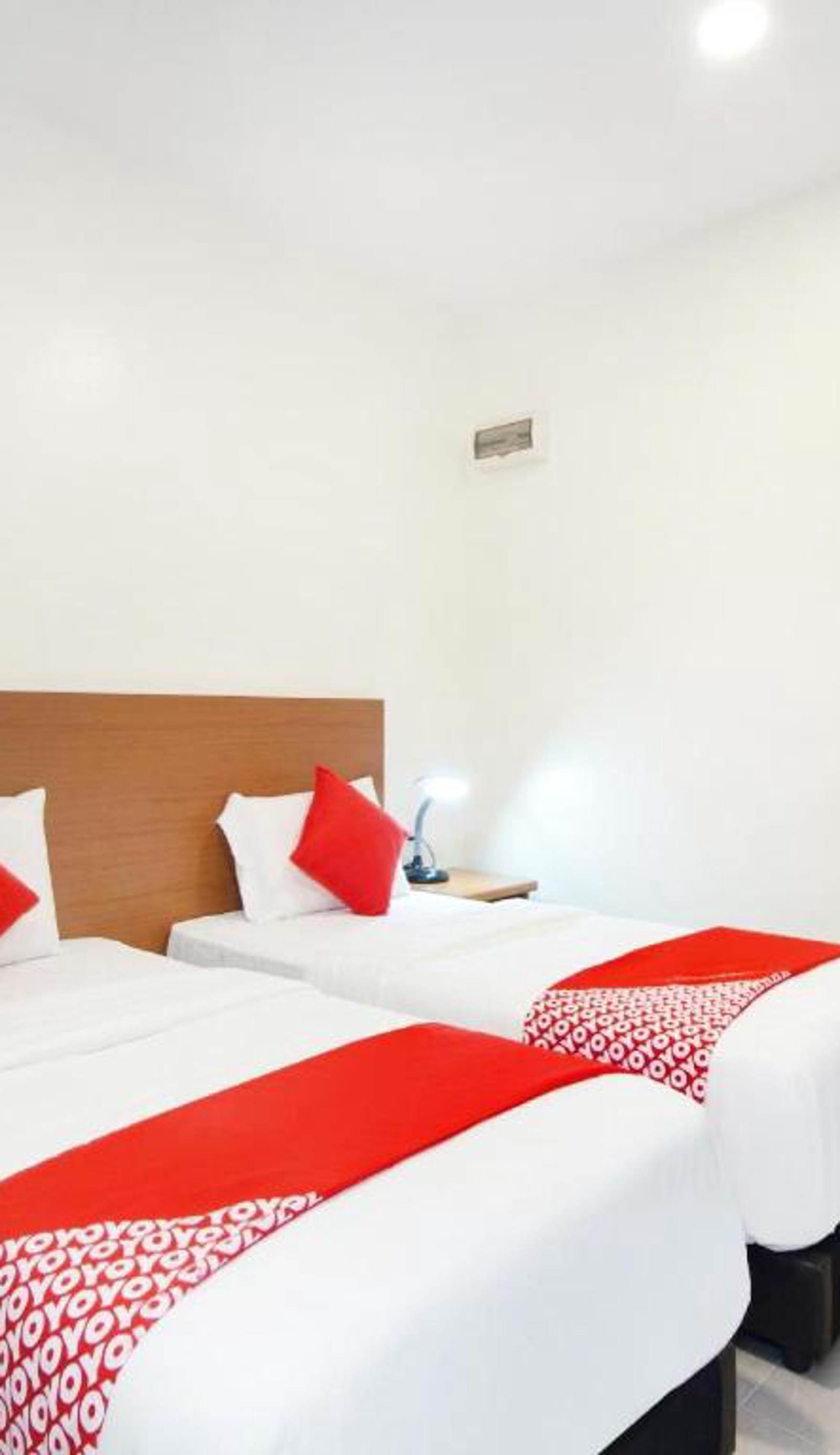Lawten Hotel - Near Jonker Street