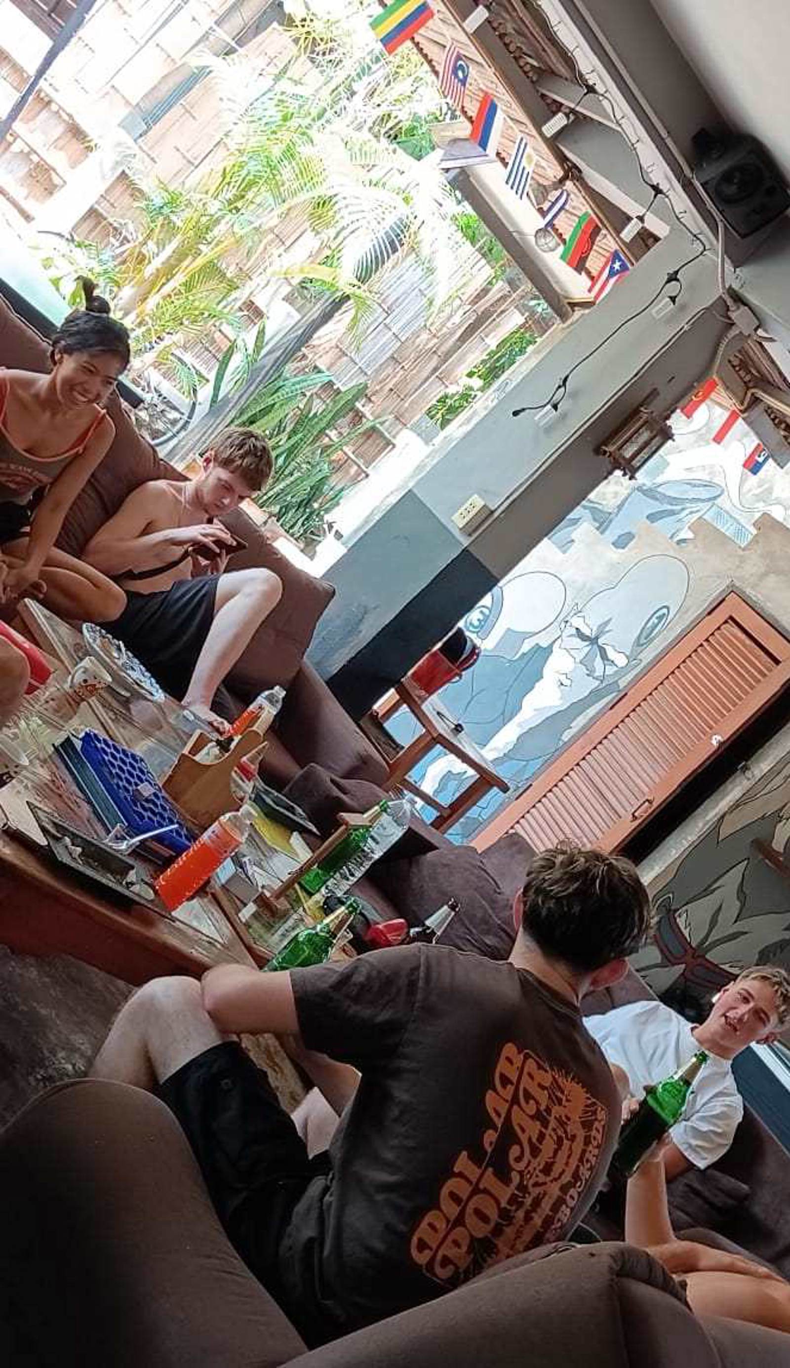 Happy House Backpackers
