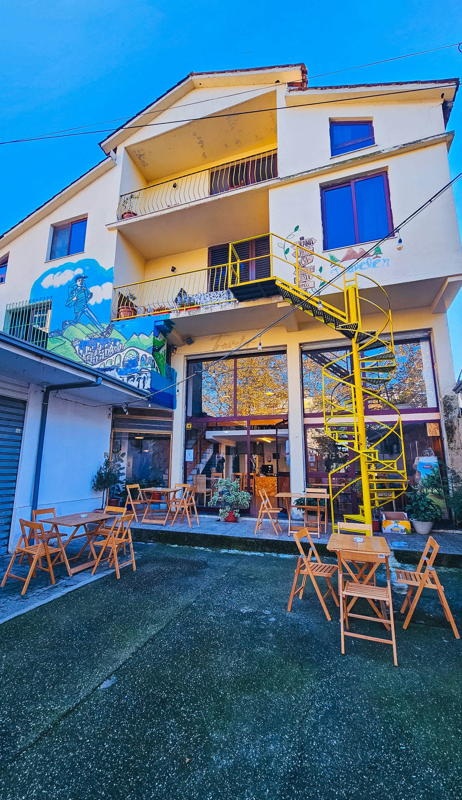 Traveler Hostel