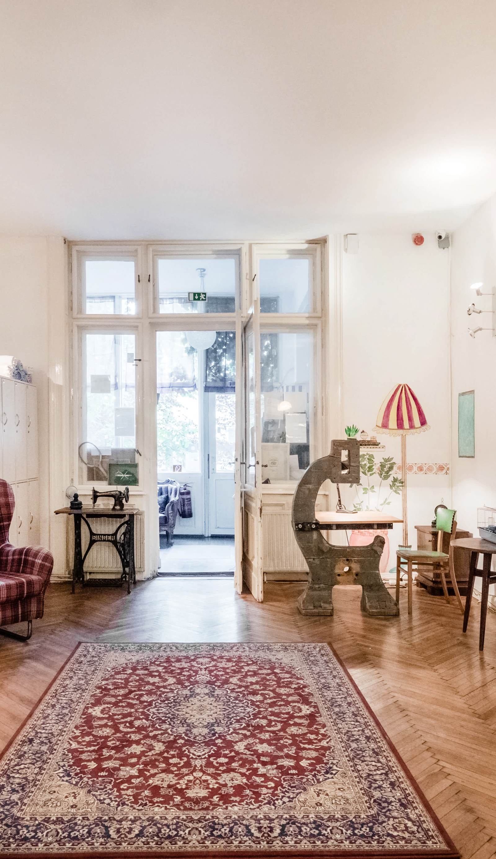 Baroque Hostel & Coworking