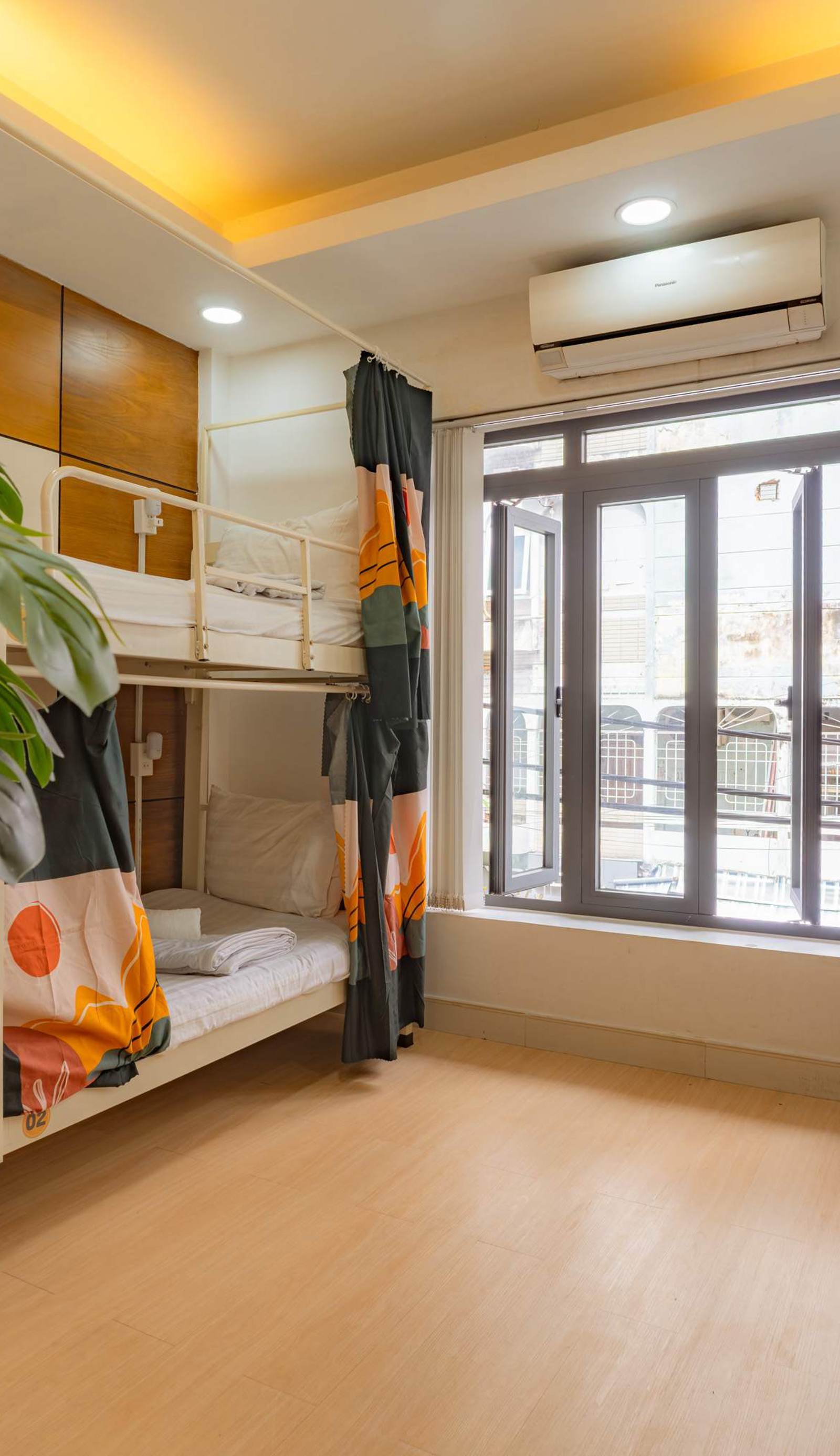Saigon Authentic Hostel - Local, BF, Gym, Tours