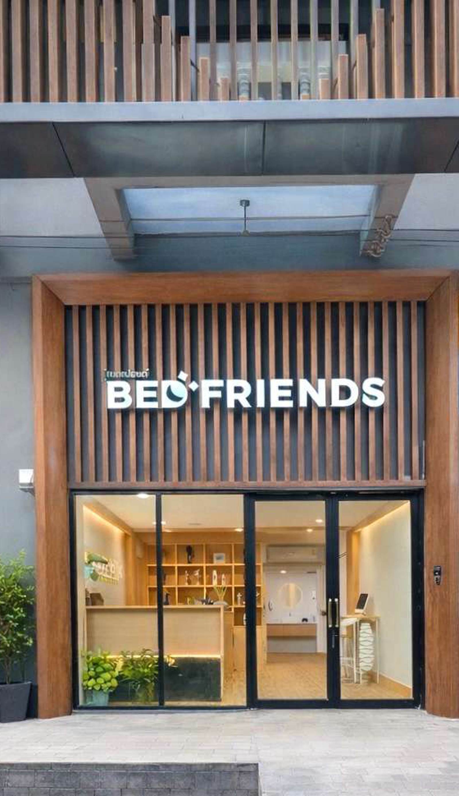 BED Friends Poshtel