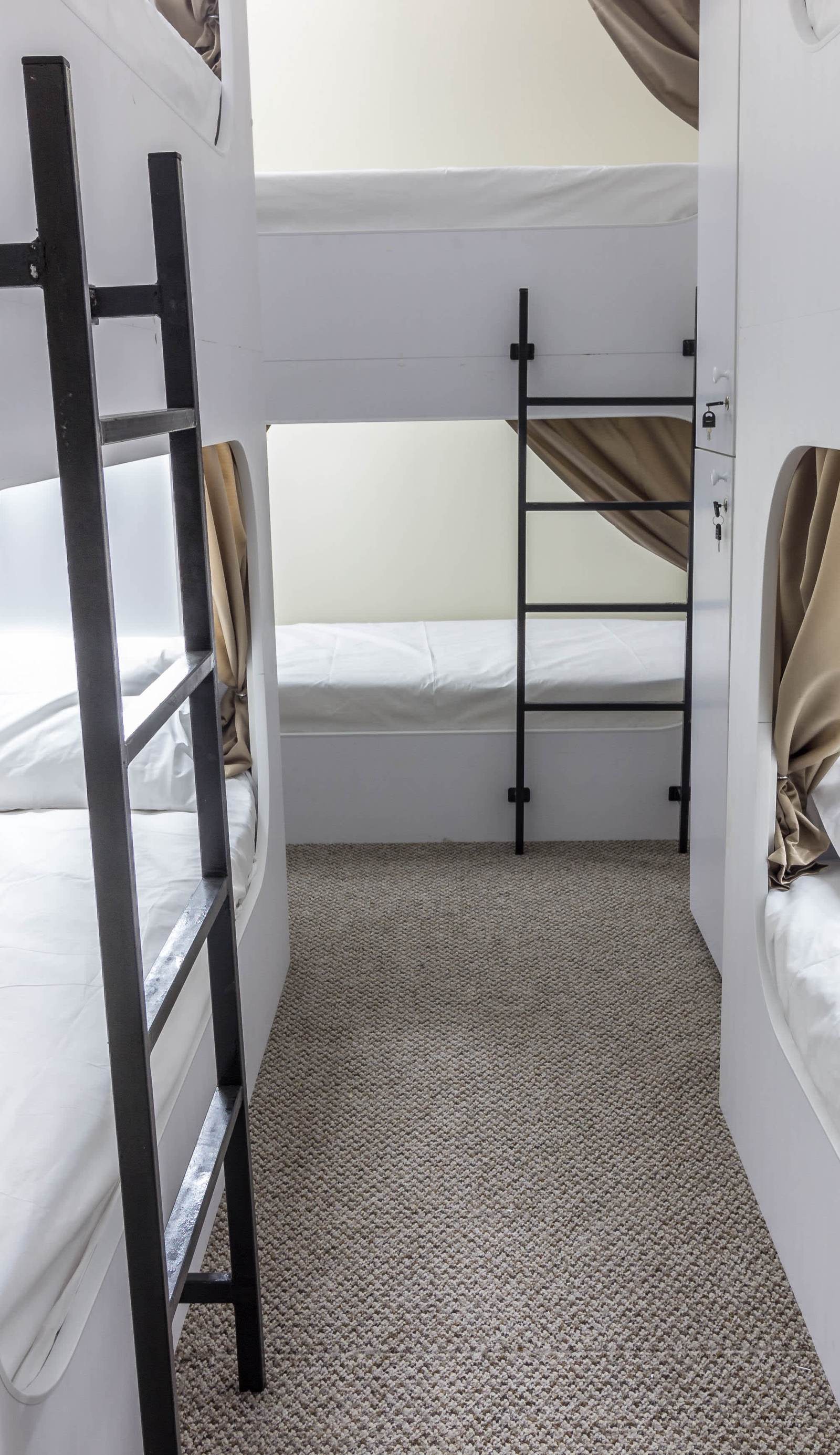 hiHostel