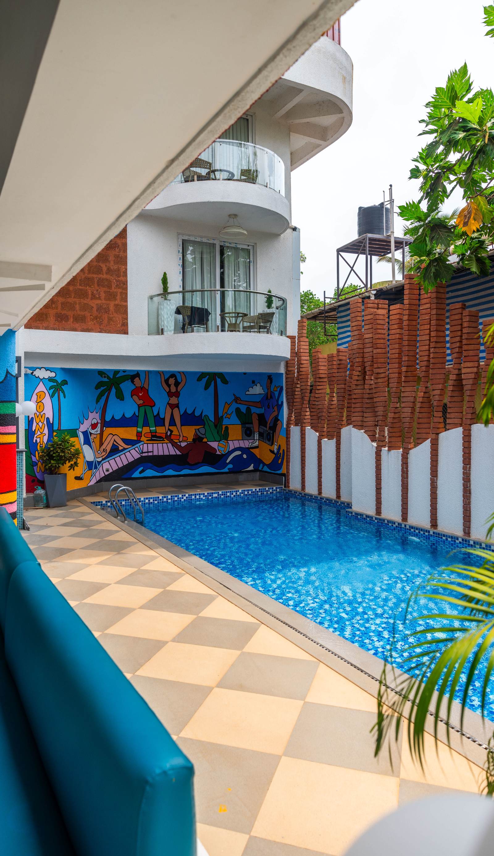 DownTown Anjuna- The Party Hostel