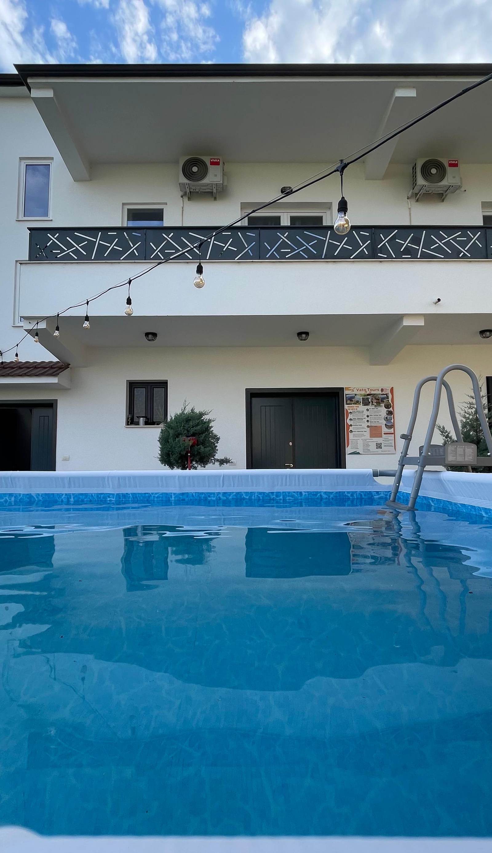Baza Hostel - Swimming Pool