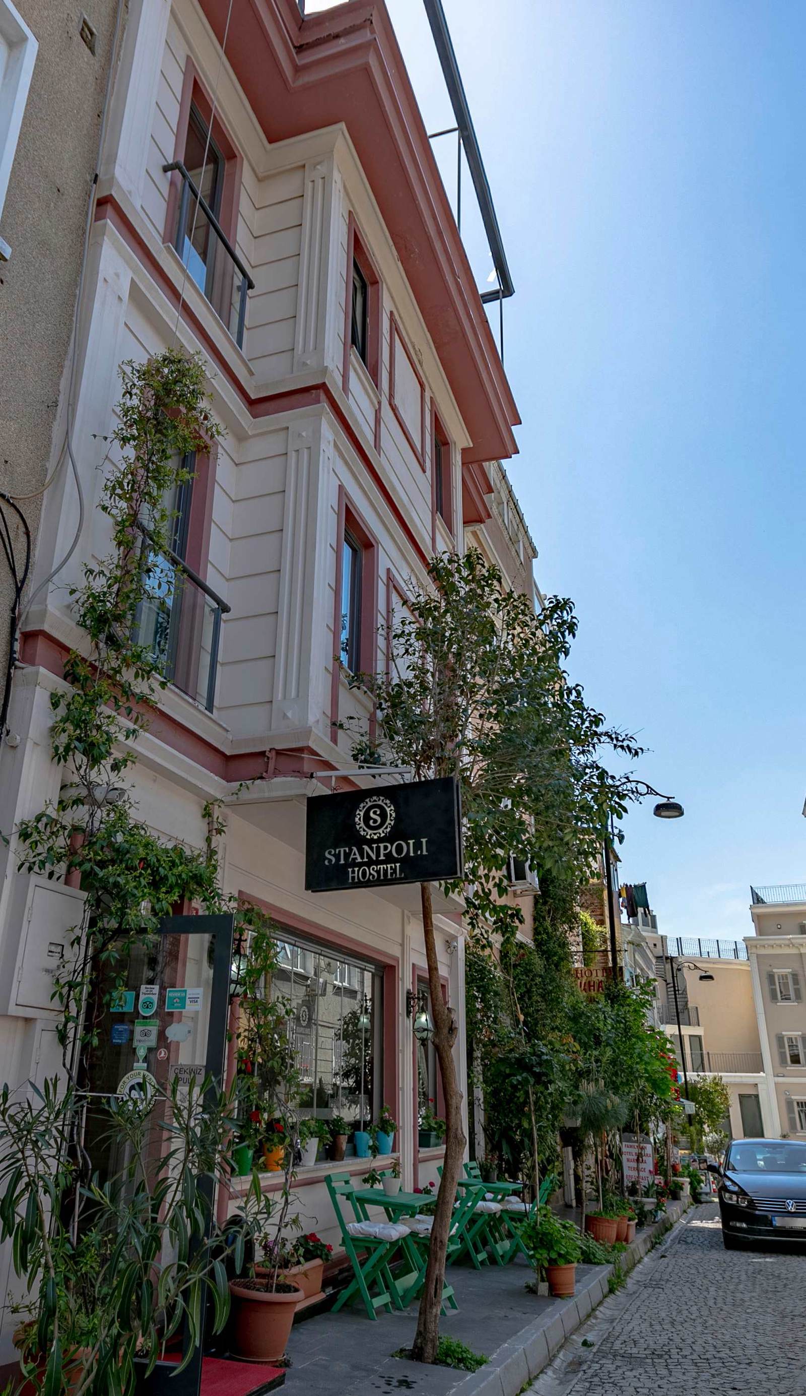 Stanpoli Hostel
