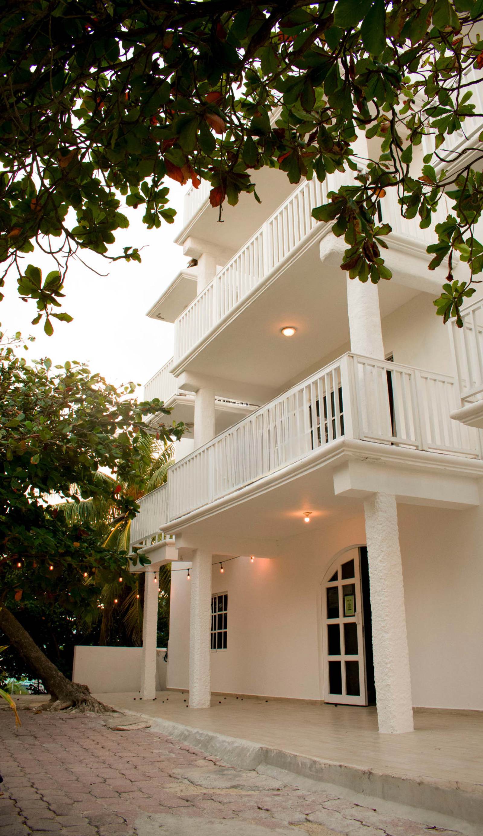 Balu Hotel & Hostel