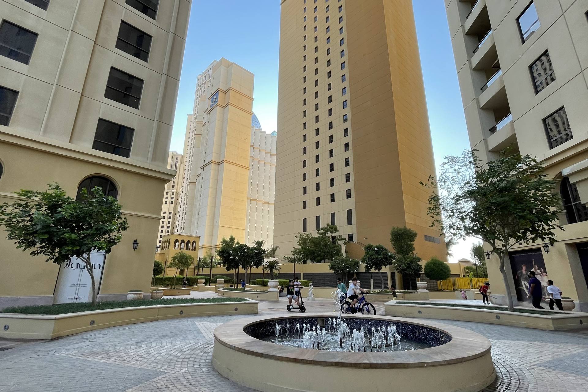Business Backpackers JBR