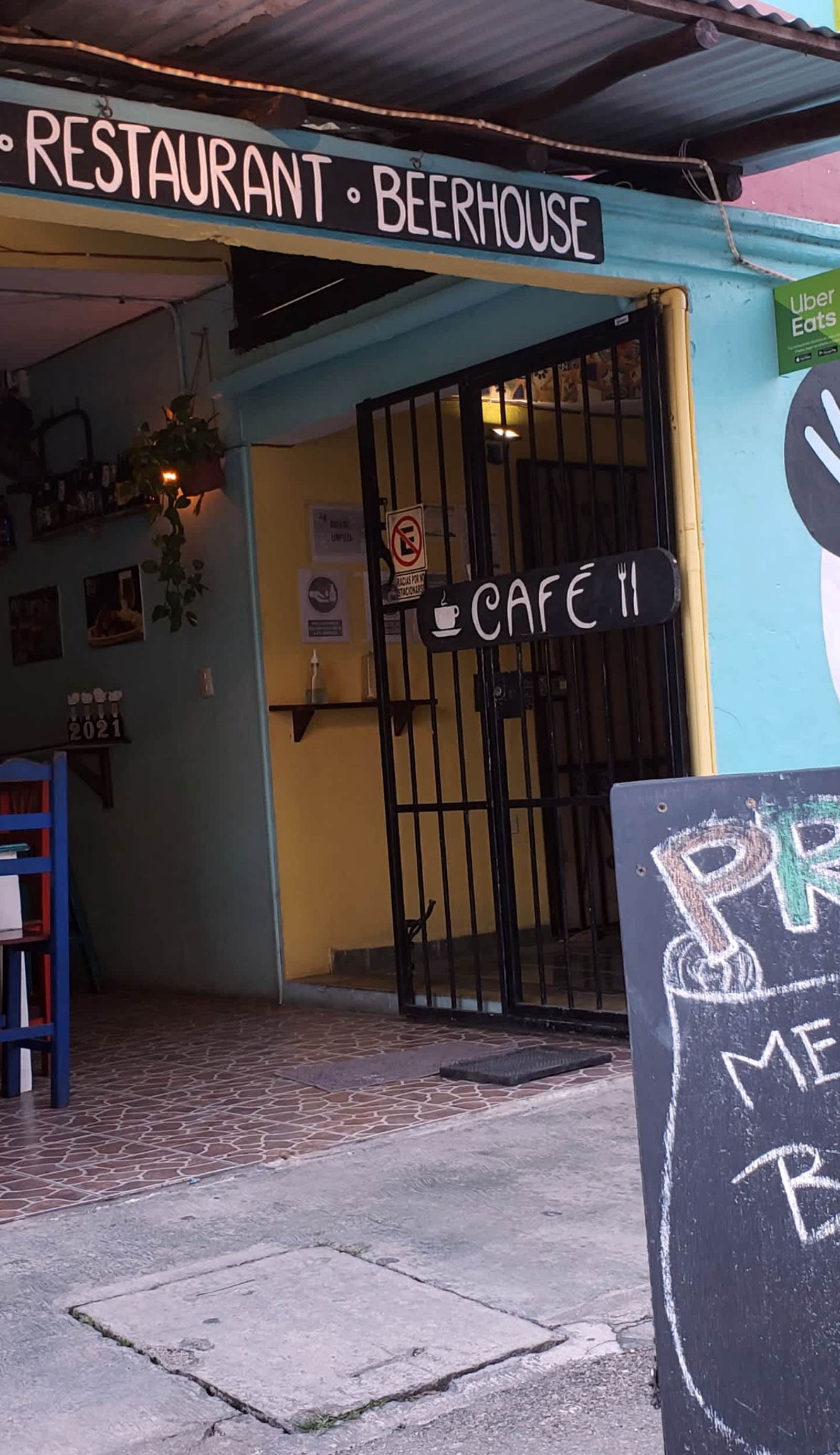 Tres Mundos Hostel