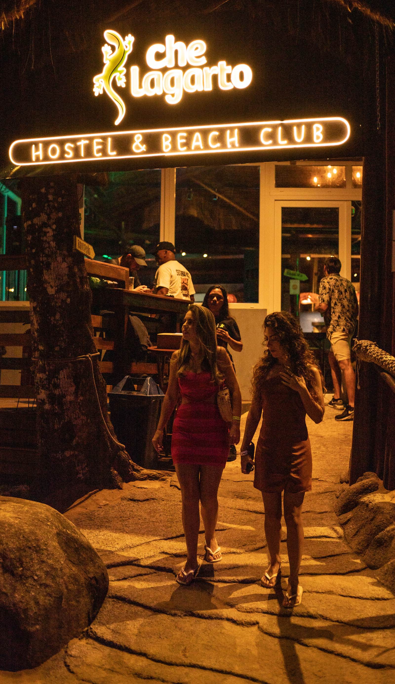 Che Lagarto Hostel Bar & Beach club