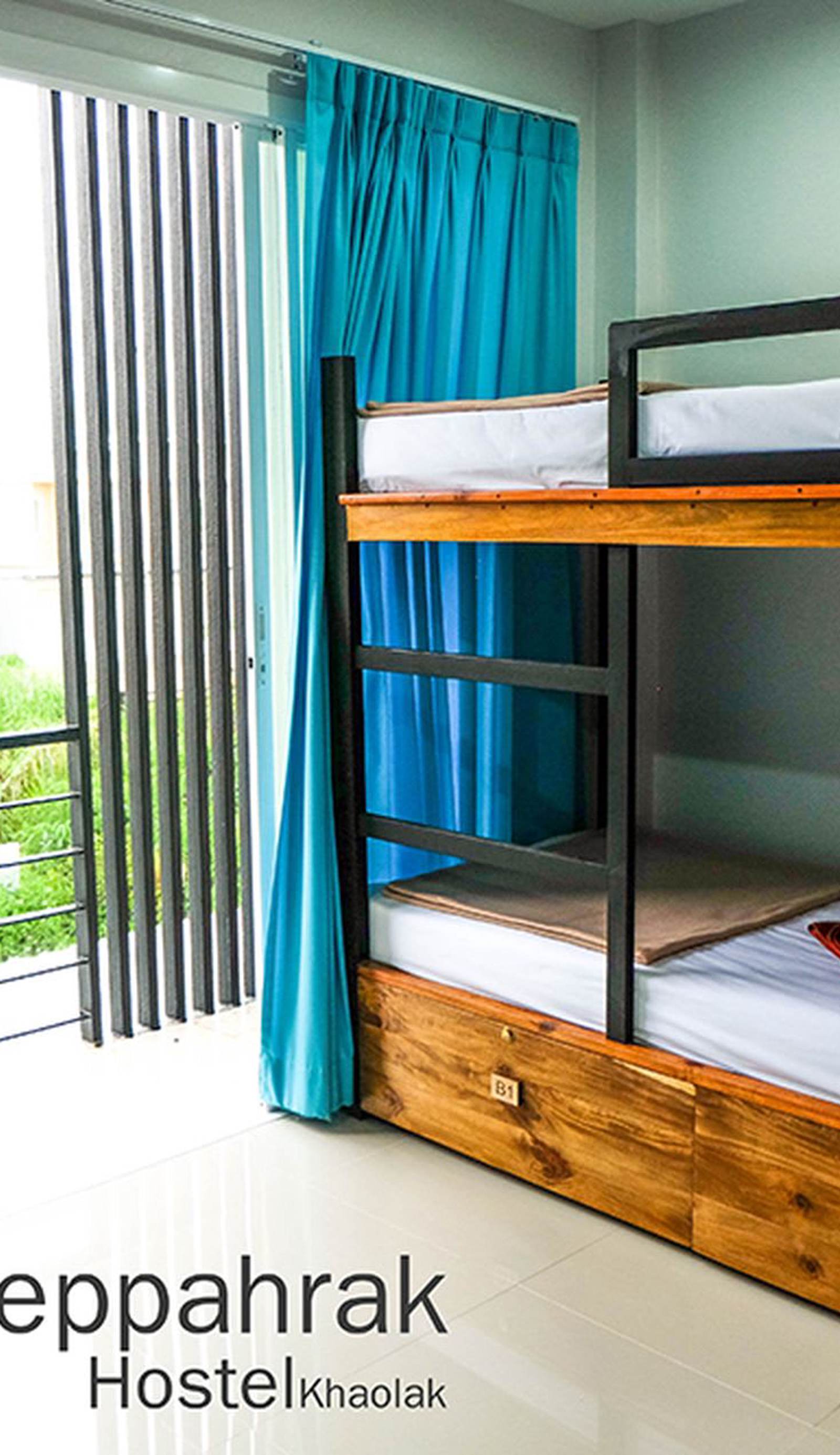 Theppahrak Hostel Khaolak