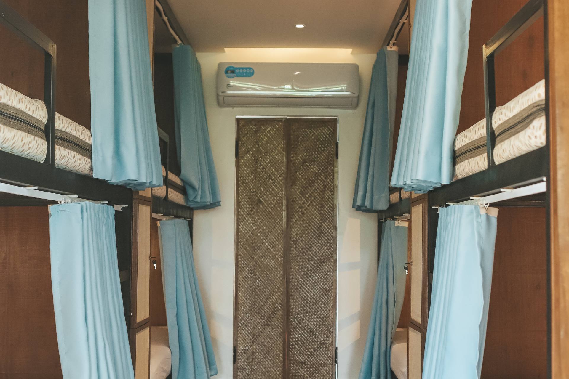 Single Fin Hostel and Cabanas