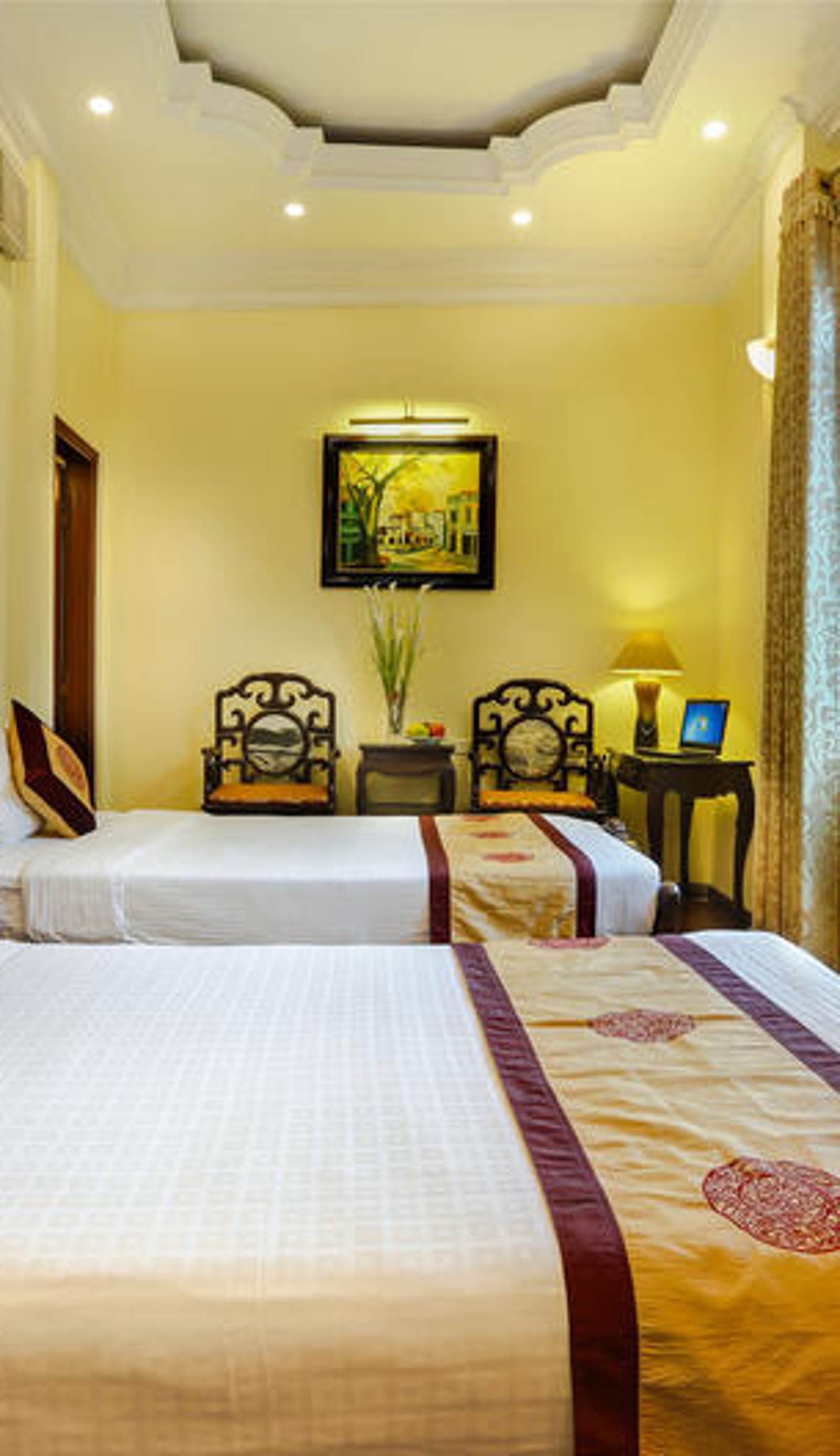 Hanoi Little Town Hotel