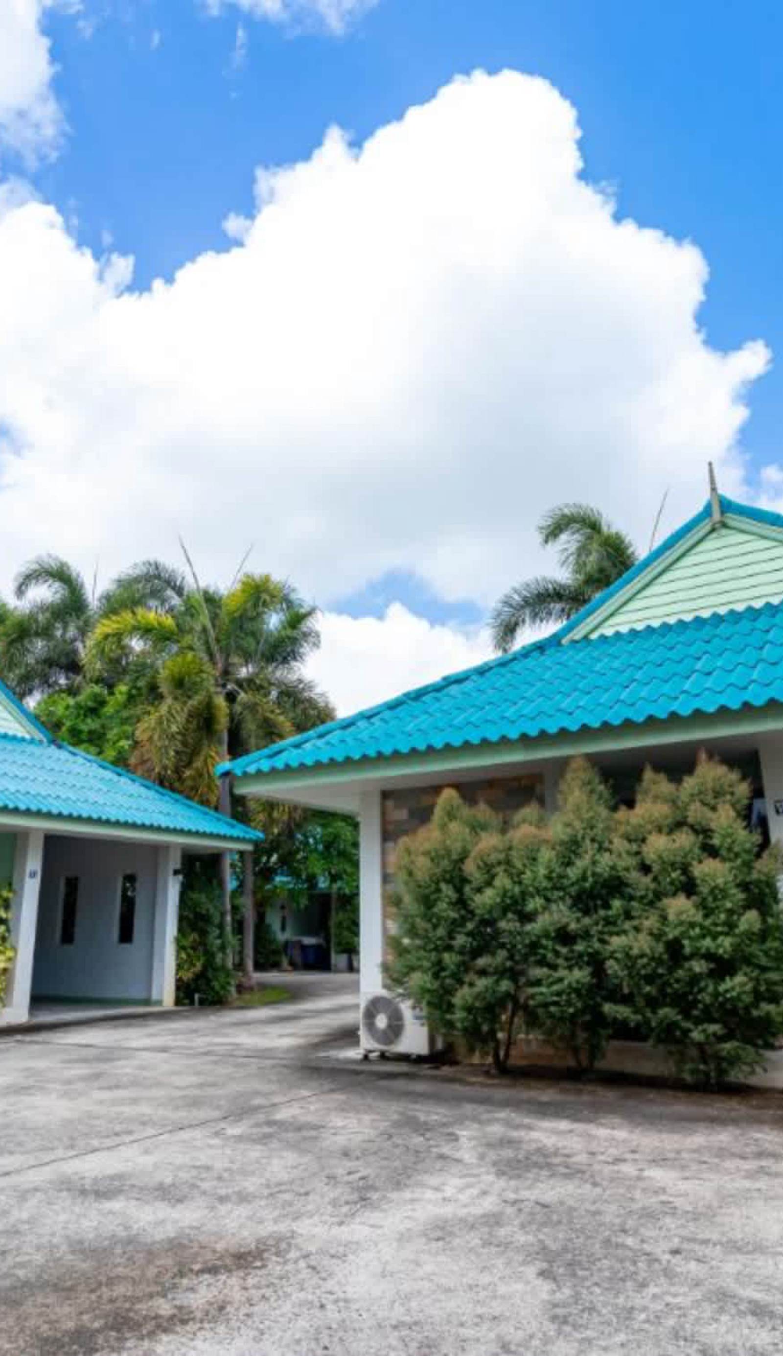 Khum Suk Resort