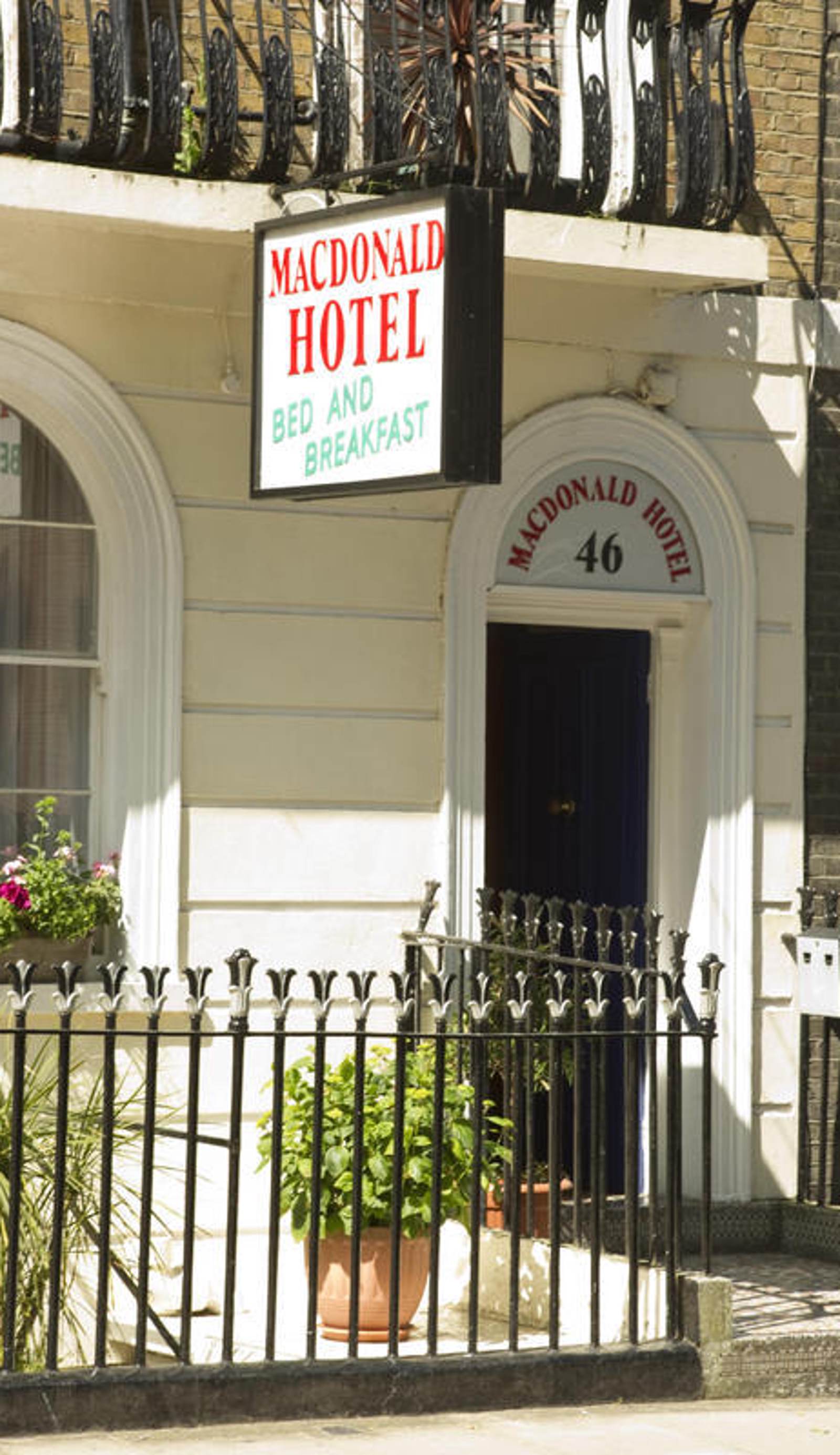 MacDonald Hotel