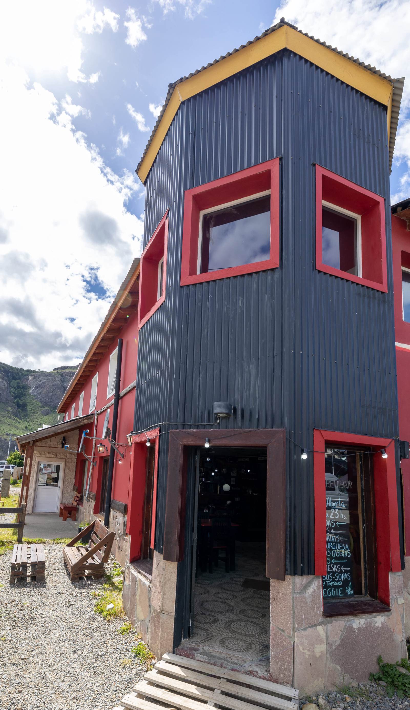 Mistico Hostel 23