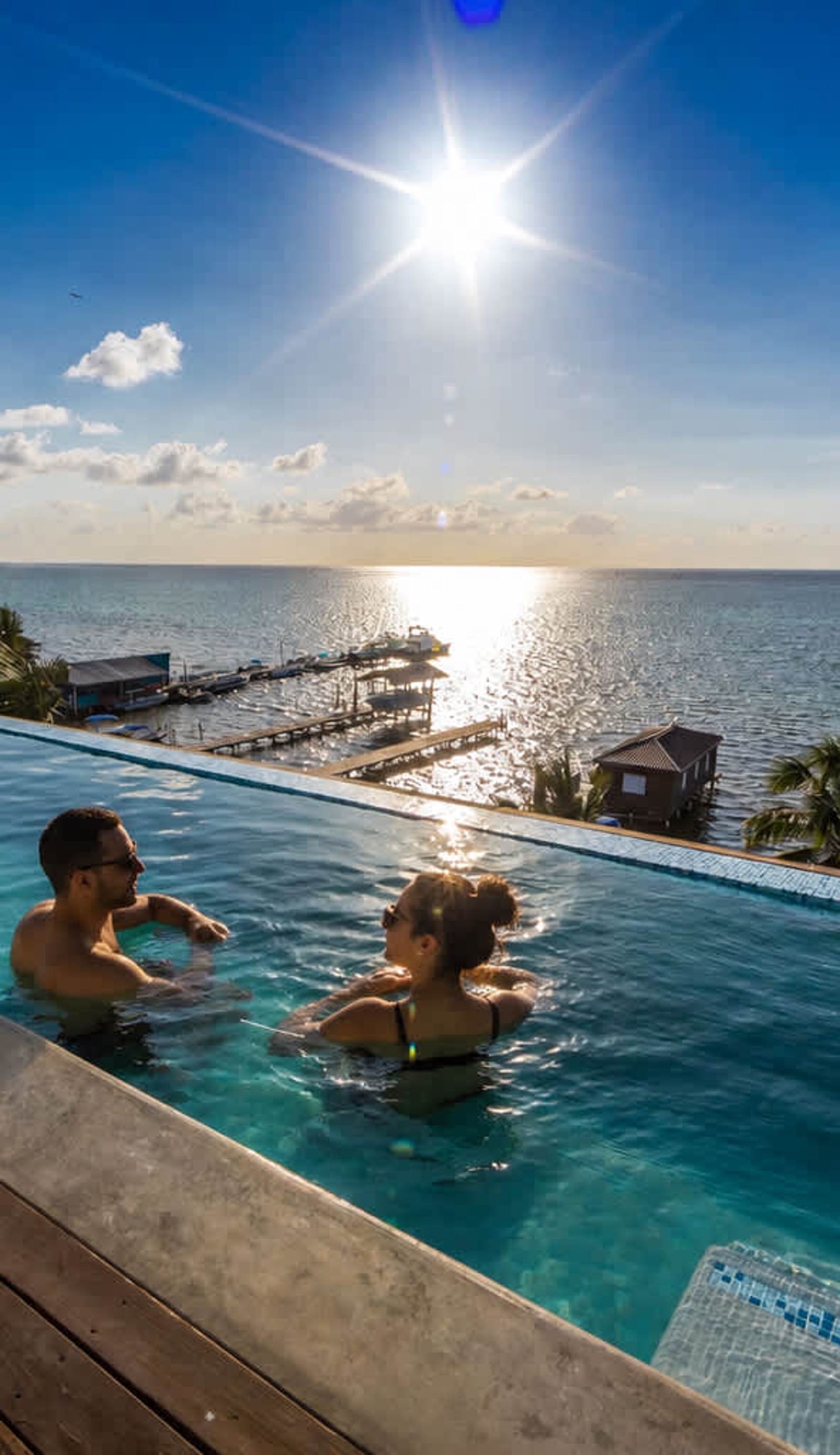 Sandbar Beachfront Hostel & Restaurant