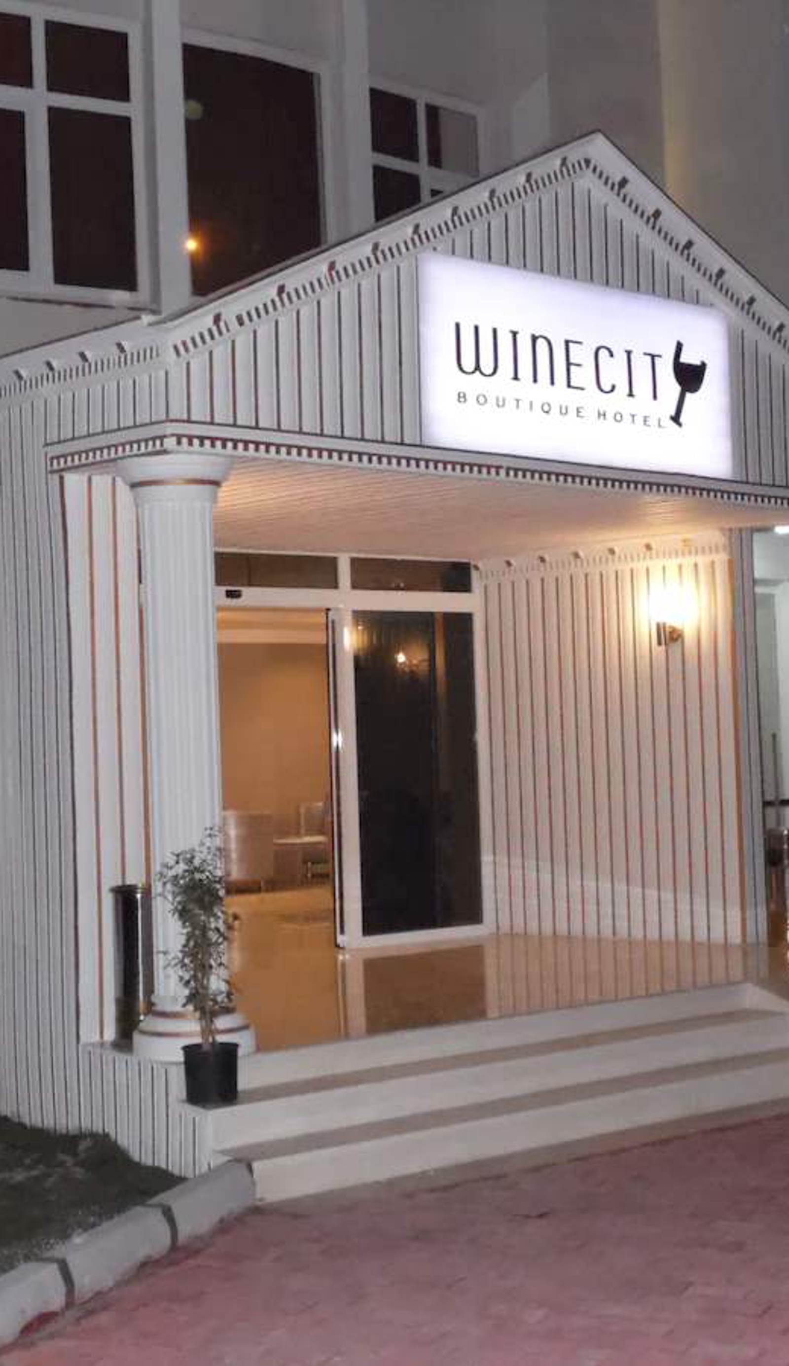 Winecity Hotel