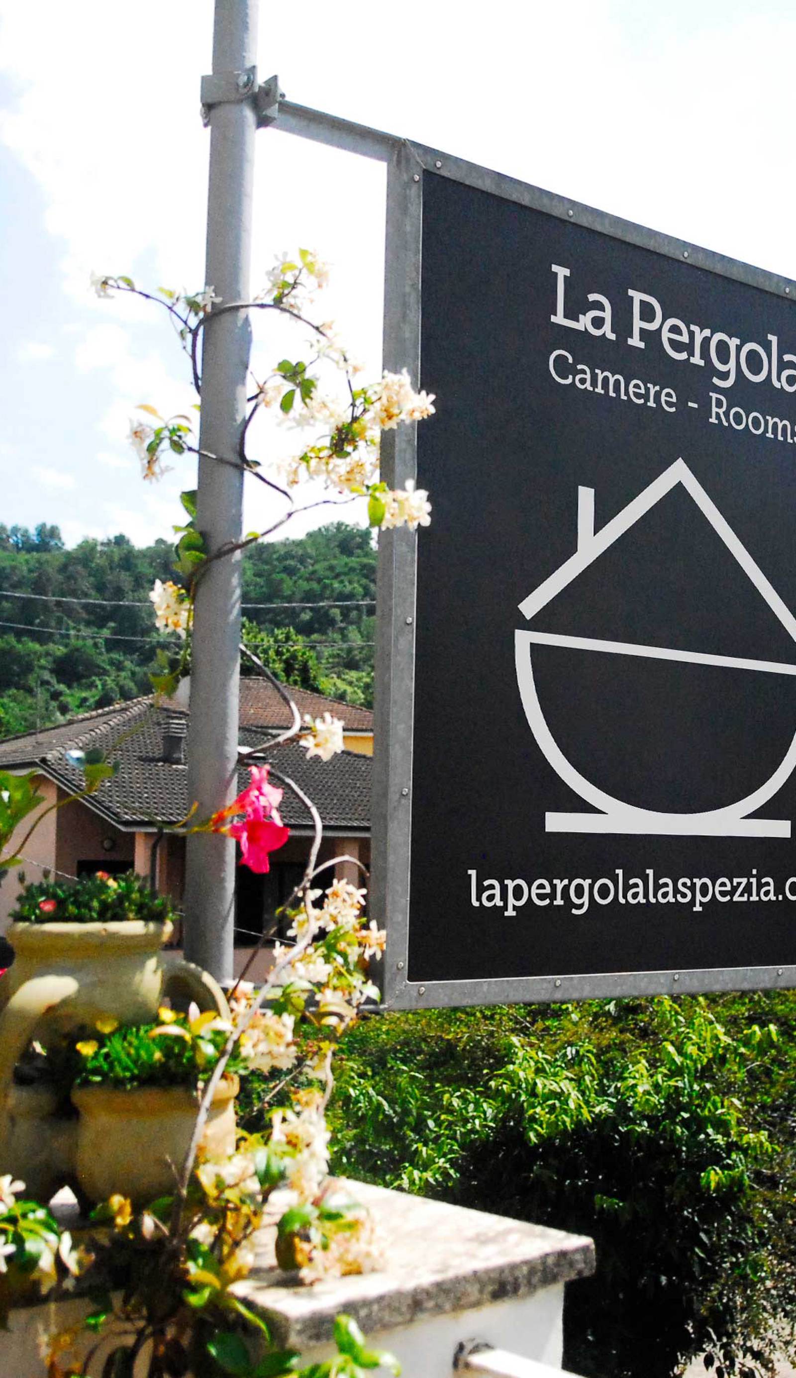 LA PERGOLA with Private Parking