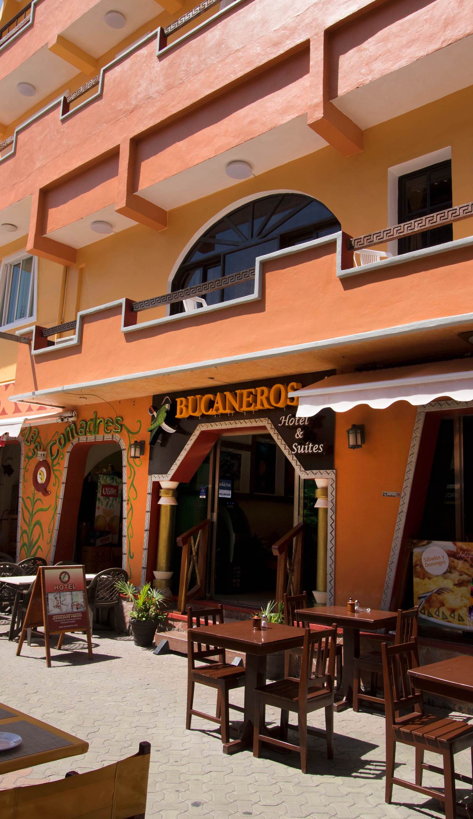 Hotel & Restaurant Bucaneros