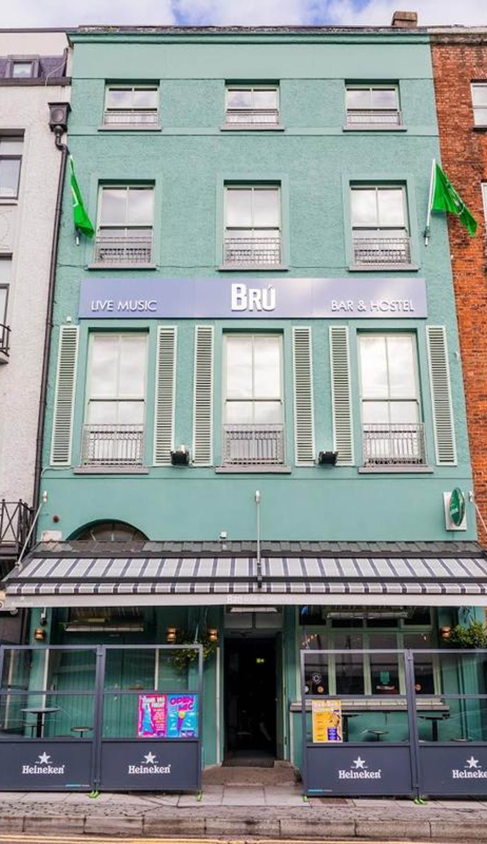 Bru Bar & Hostel