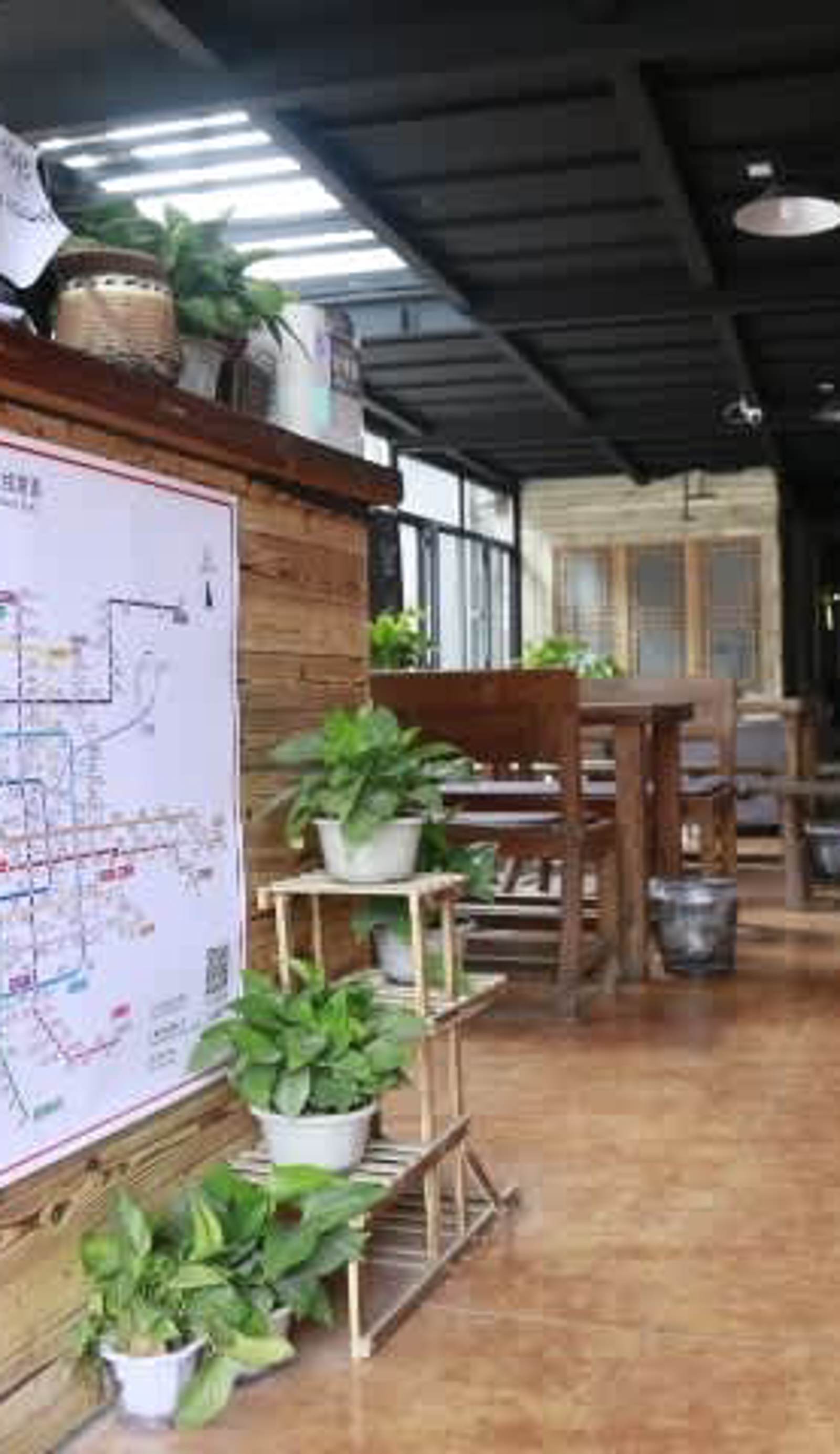P.Loft Youth Hostel
