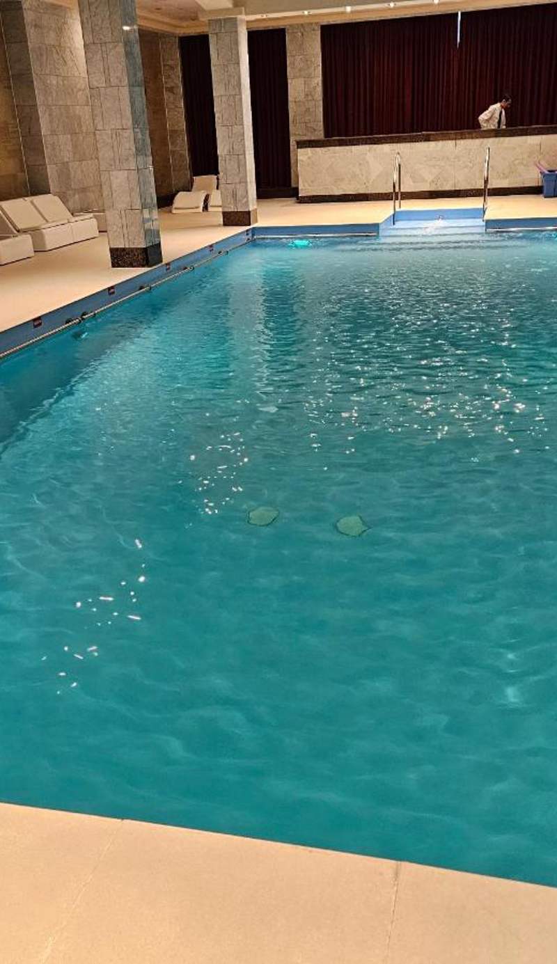 Status Hotel