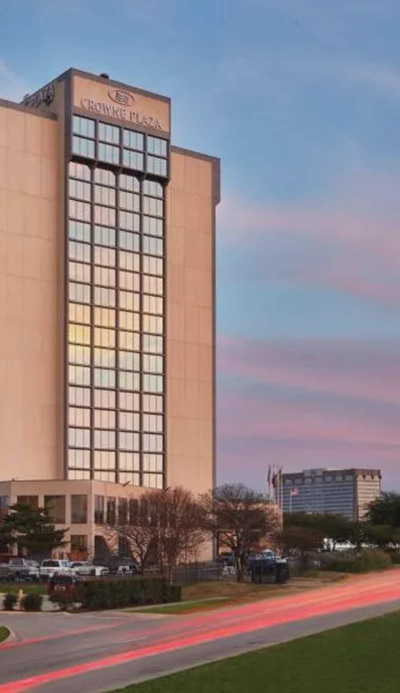 Crowne Plaza Dallas Market Ctr - Love Field, an IHG Hotel