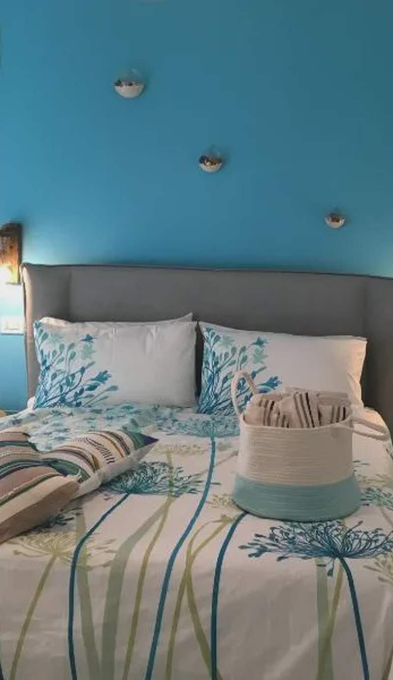 Intra Rooms