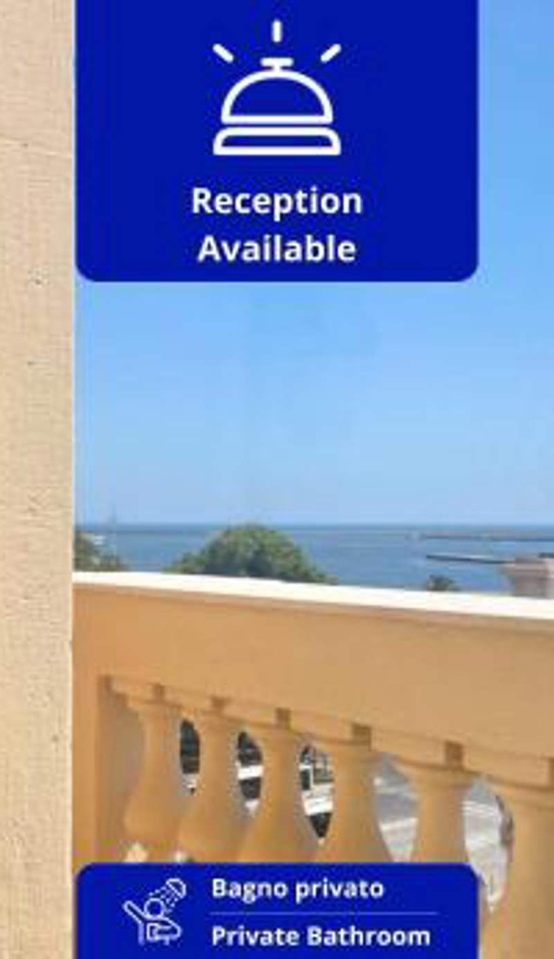 Onlyrooms V - Portside & Train Station