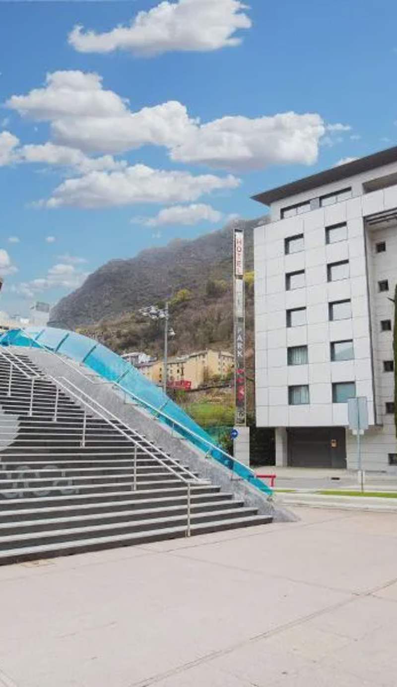 Yomo Mola Park