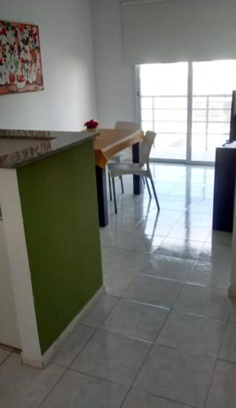 Apart 12 de Octubre 1028