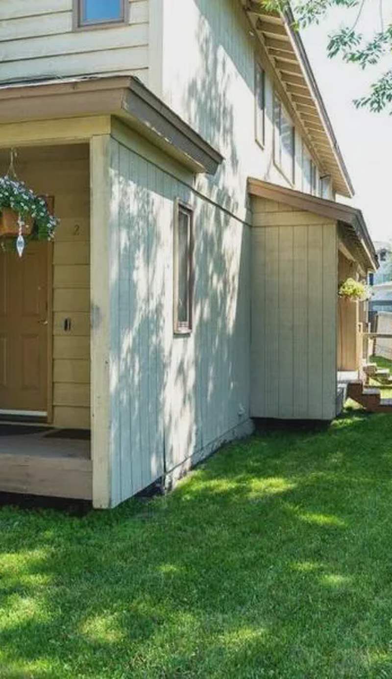 Moose Meadows- Near the airport, centrally located