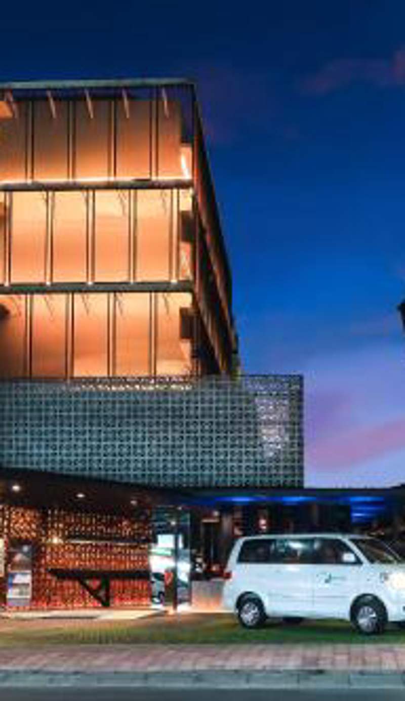 J Hotel Kuta