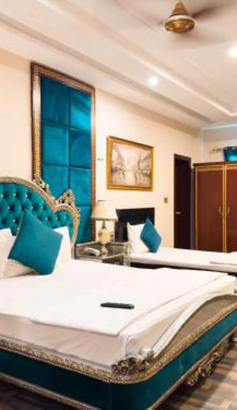 Royal Mansion Hotel