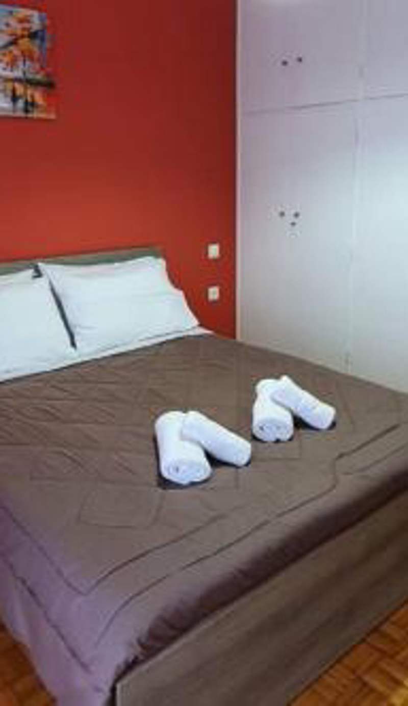 Greek hospitality in a modern apartment