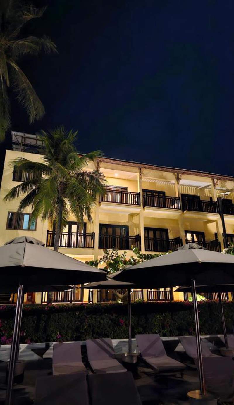 Hon Rom Central Beach Resort