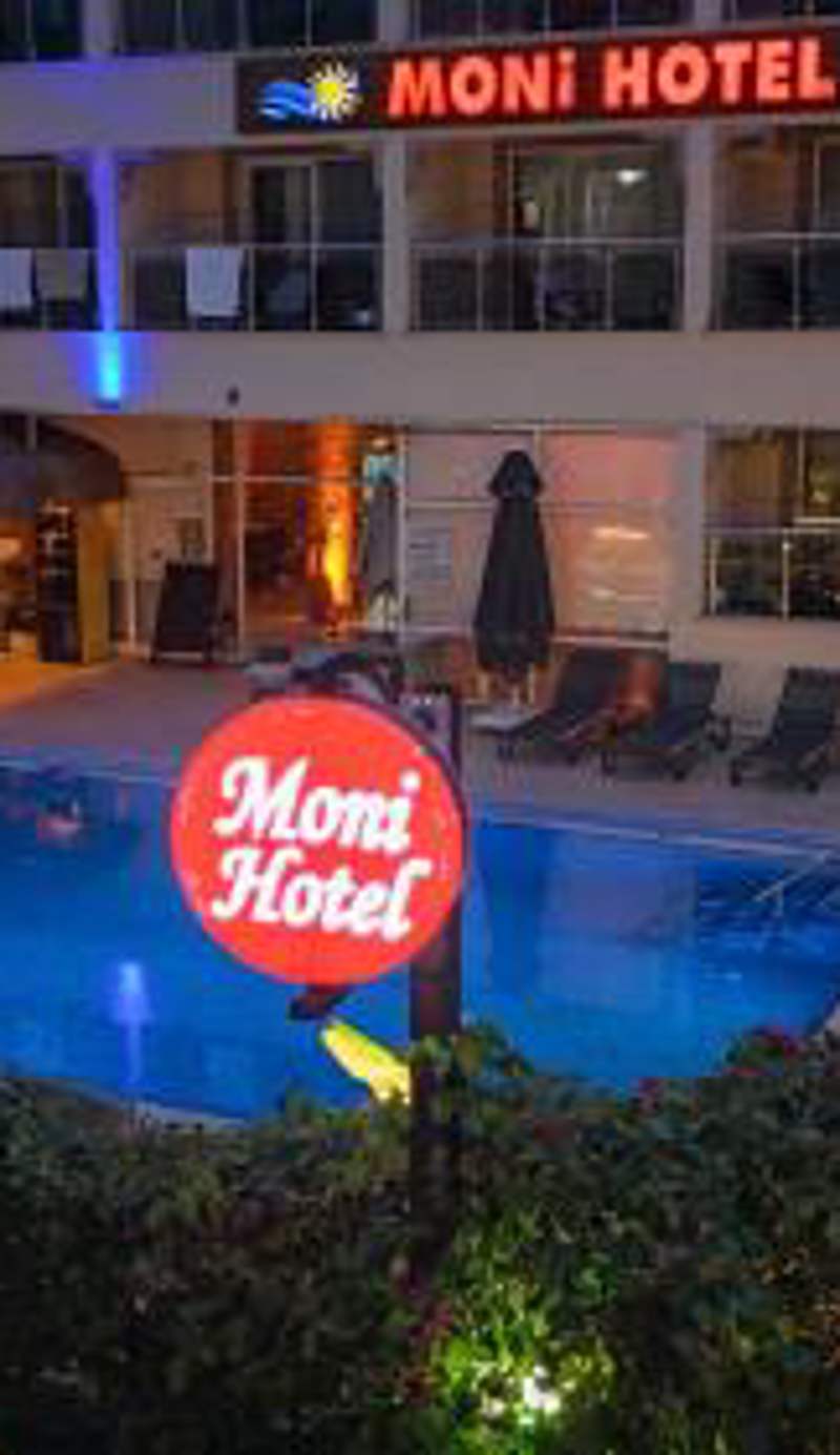 Moni Hotel