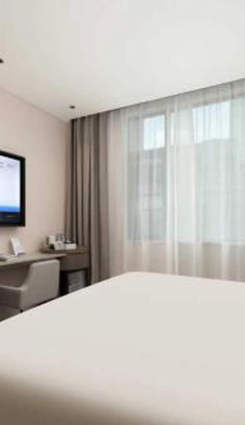 Atour Light Hotel Wuhan Hankou Railway Station Tangjiadun Subway Station