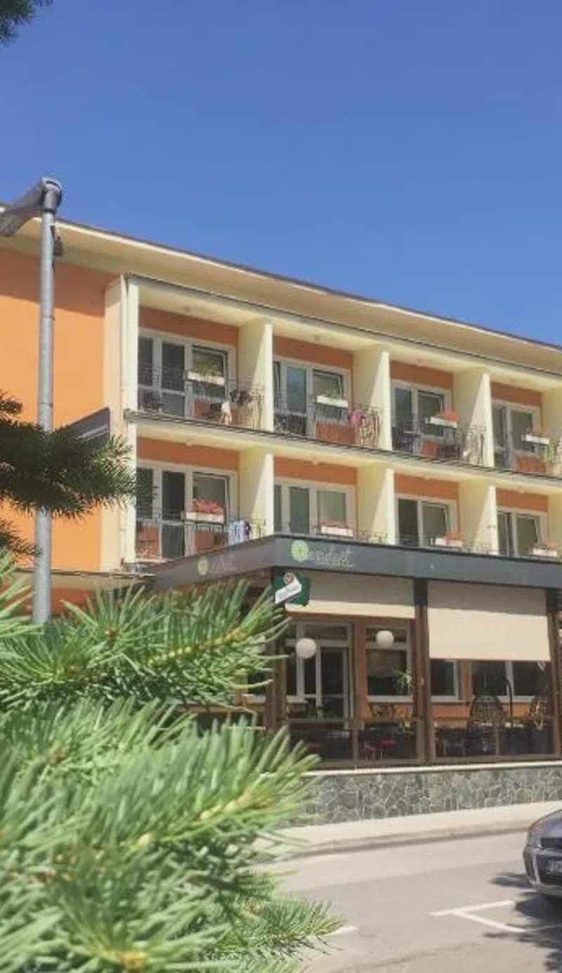Hotel Rezident