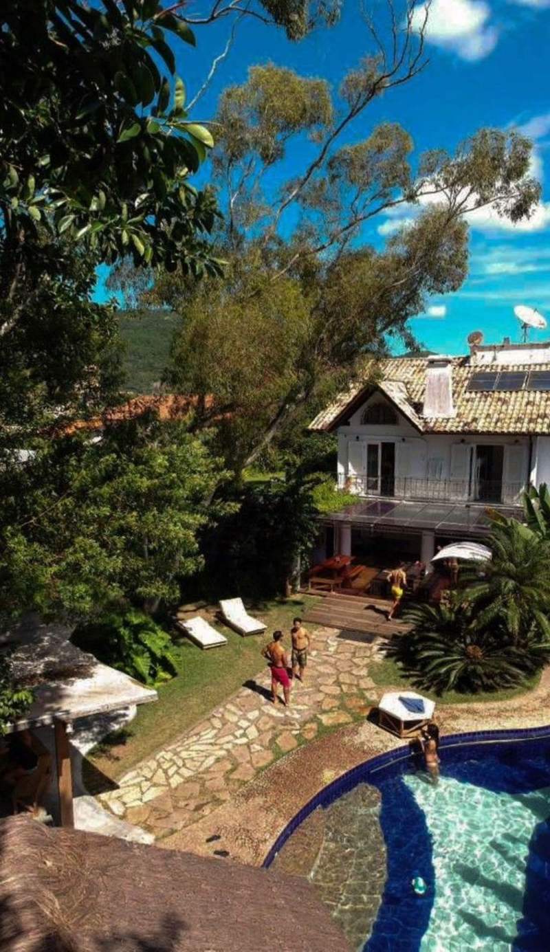 The Search House Beachfront Hostel