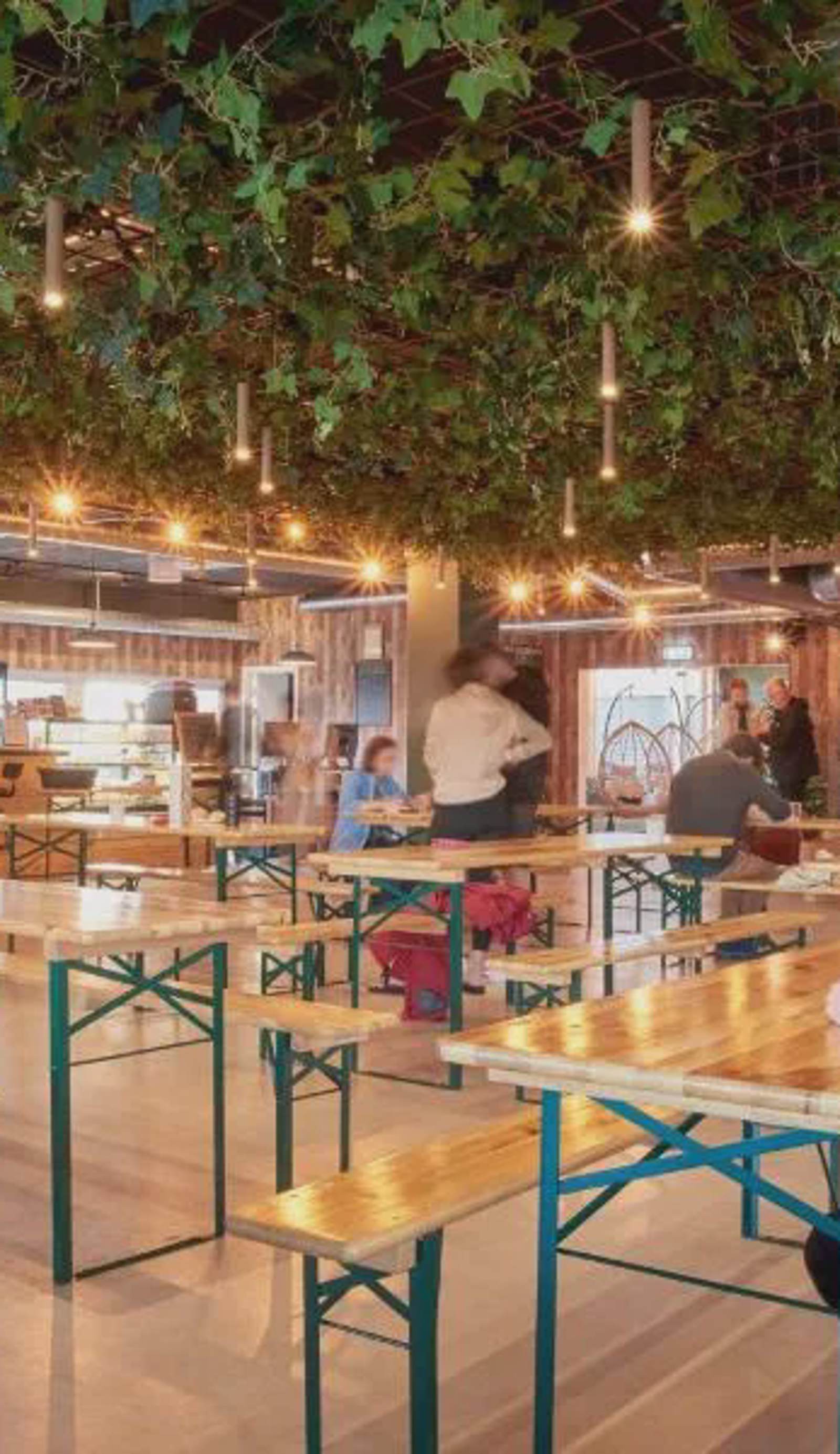 Urban Camper Hostel & Bar