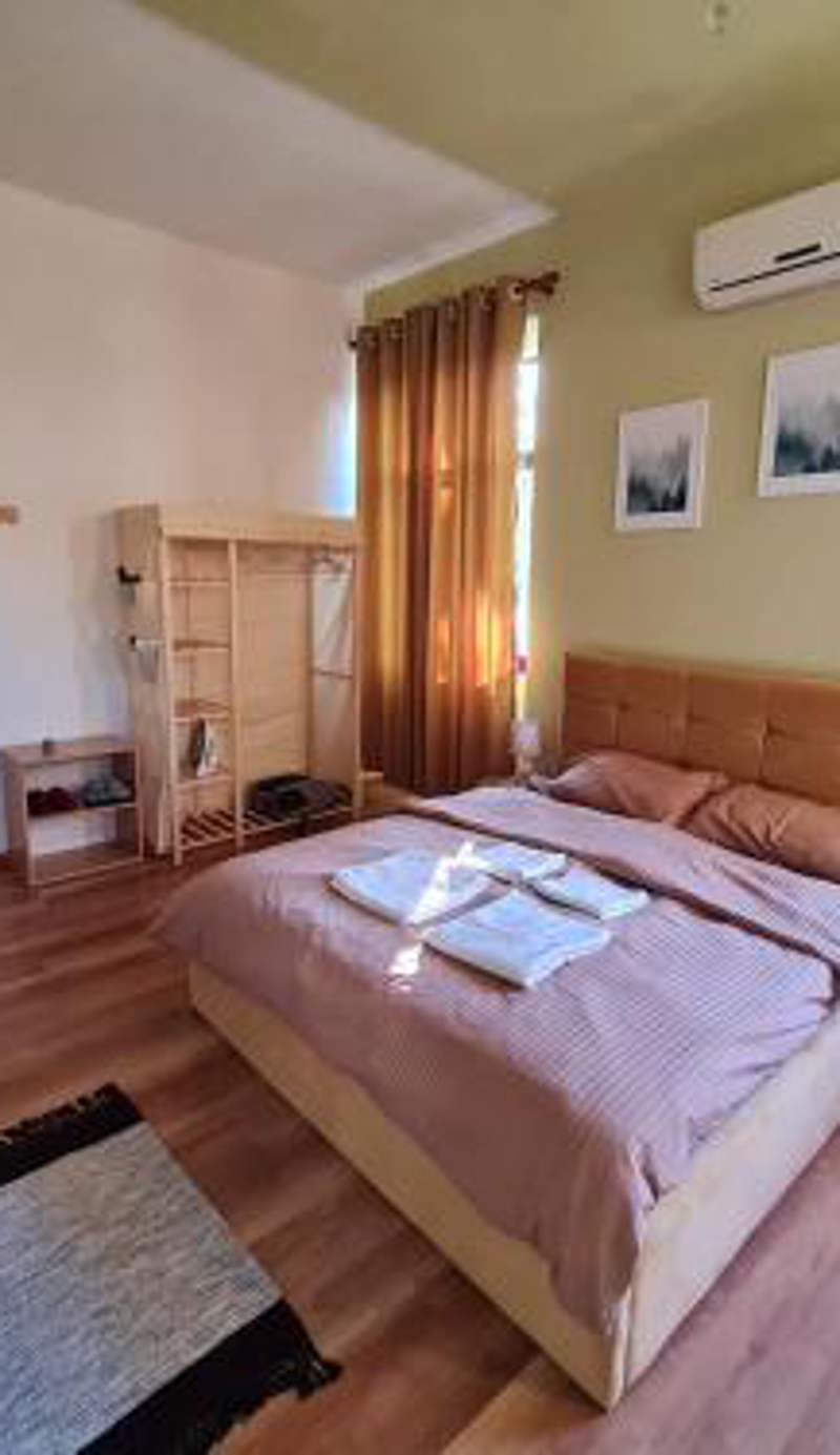 Ex-Block District charming studio apartment with treeish sorrounding view!