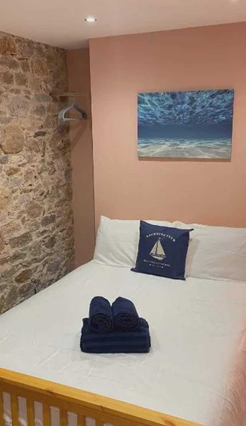 Island Lodge A relaxed Boutique stay tucked into Plymouth historic Barbican combining spacious modern rooms with warm hospitality