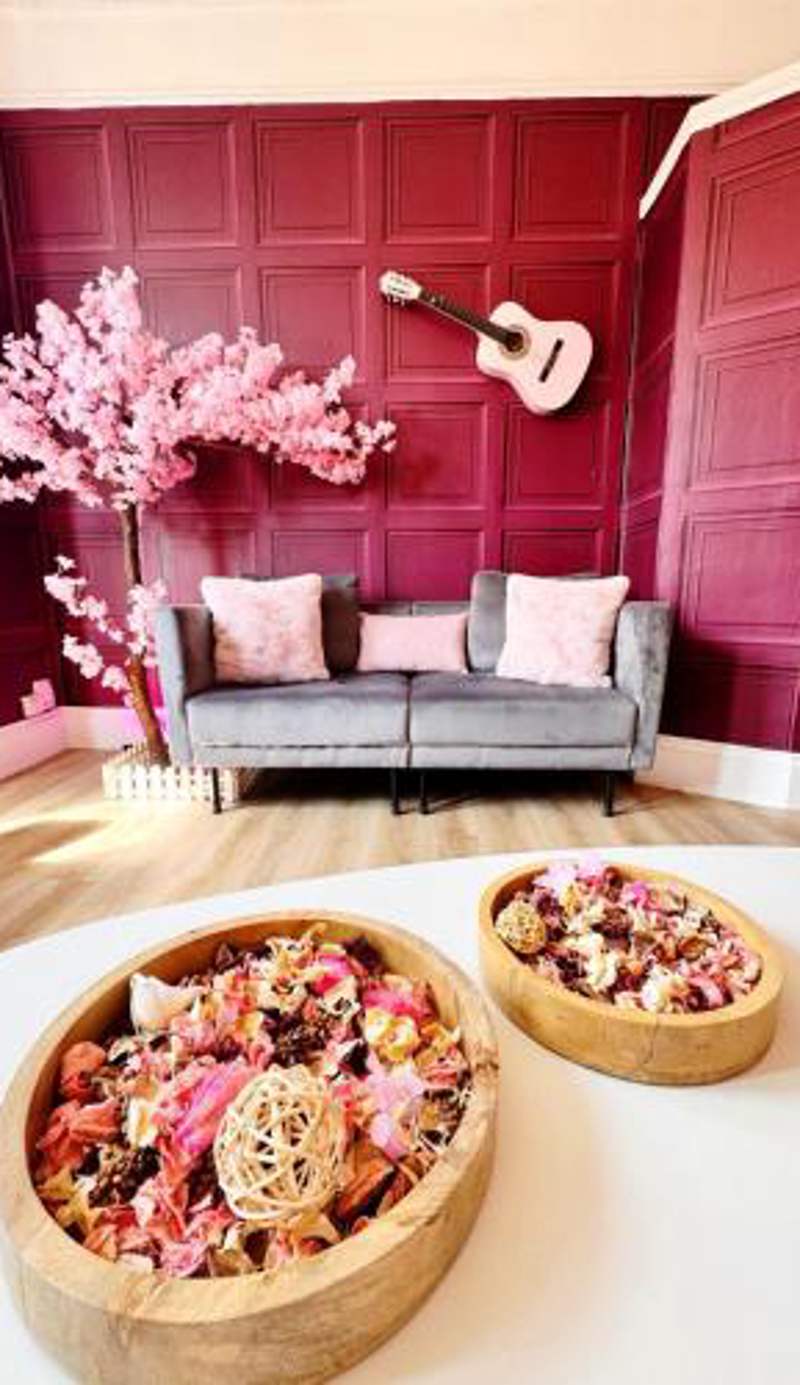 TOP OFFER Luxury Chic & Central