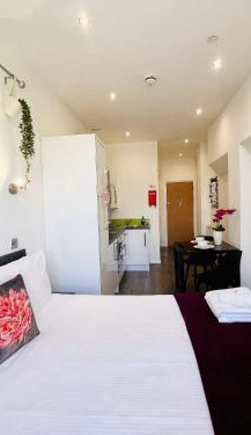 Fox House, Studio Apartments