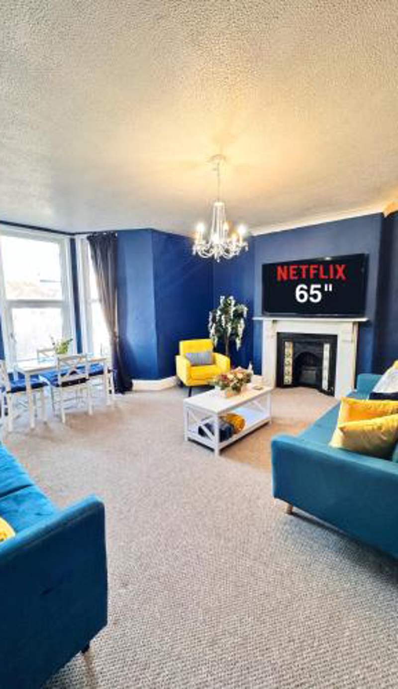 Spacious Central and Chic 65 TV