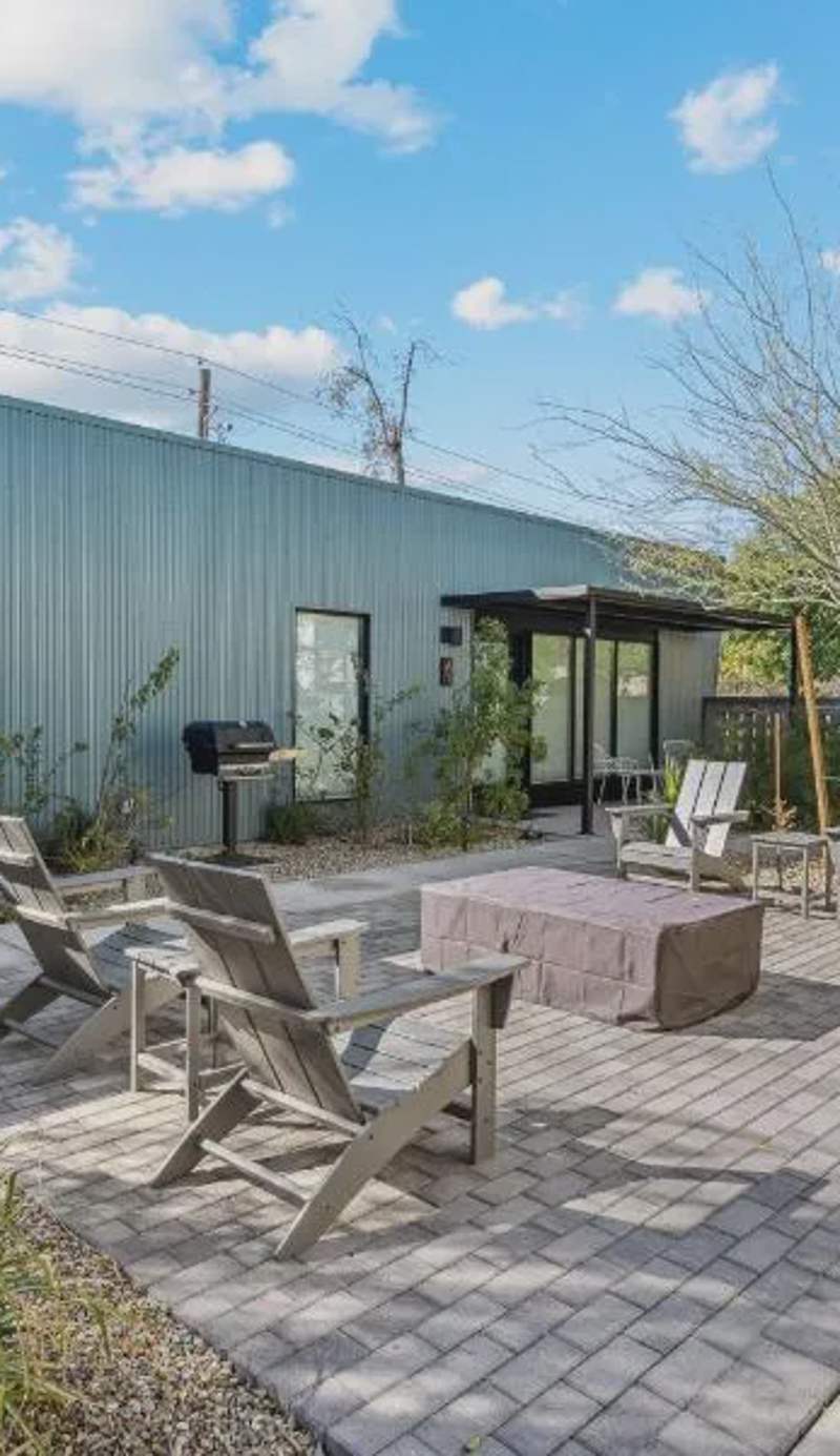 4 Square Studios