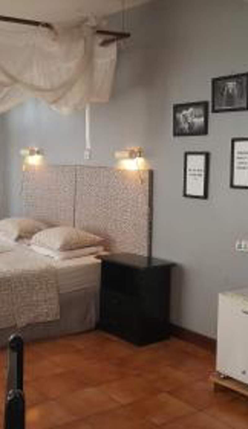 Q2 Bar & Guesthouse